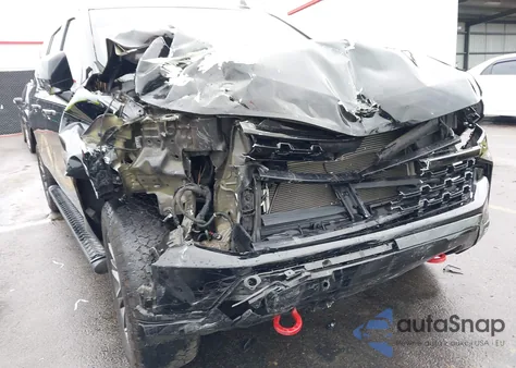 2023 Chevrolet Suburban 4Wd Z71 z USA, uszkodzony, nr VIN 1GNSKDKD3PR404885